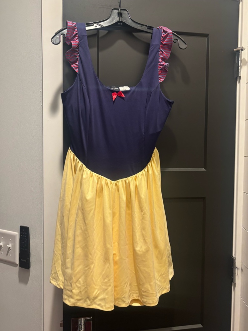 Disney Her Universe Women’s Snow White Athletic Dress Medium NWT NEW W/ Shorts - Picture 5 of 13